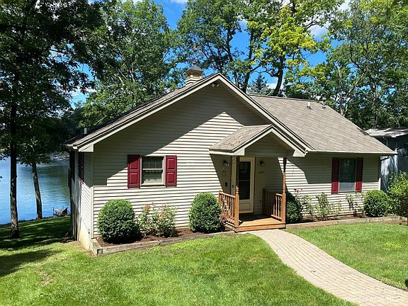 2nd image of 11870 Bradley Dr