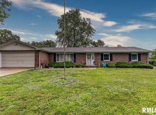 809 SE 4th St, Morrisonville, IL 62546