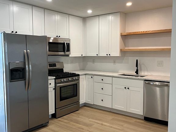 4th image of 1412 Hawthorne Pl #2W