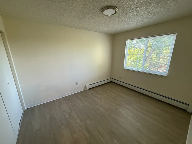 1937 Warren Ave #305 — Photo 11