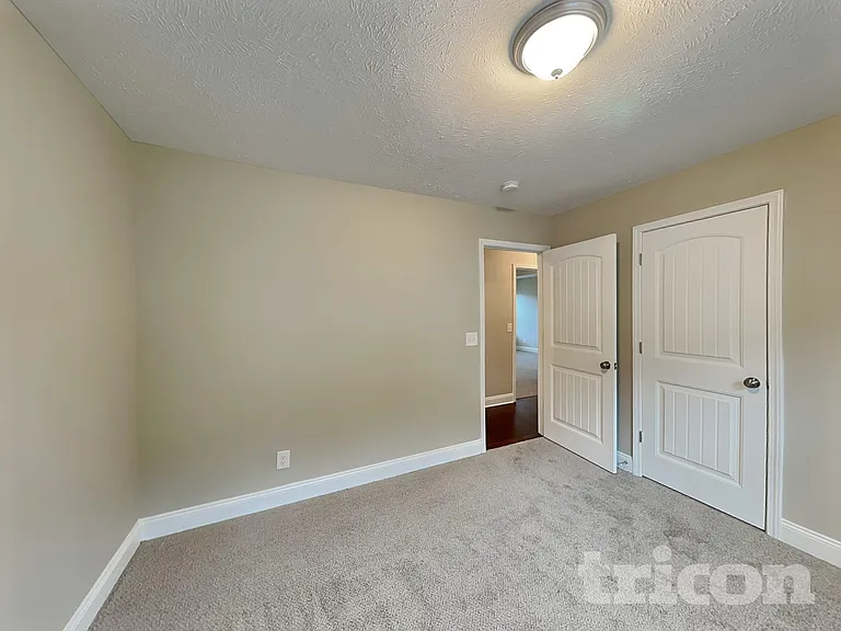 184 Fieldstone Ln — Photo 9