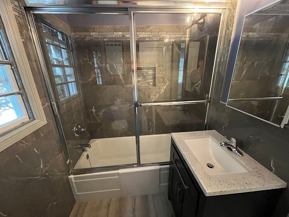 2nd image of 663 Wesley Ave APT 3
