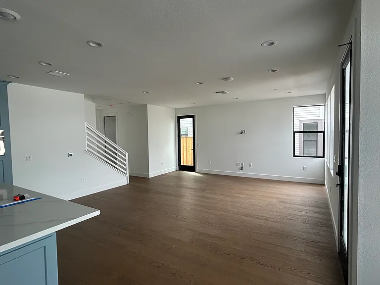 2320 Bayside Ave — Photo 7