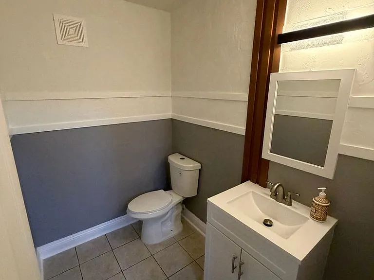 2236 E Desert Inn Rd — Photo 9