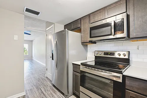 Sand Cove Apartments Photo 1