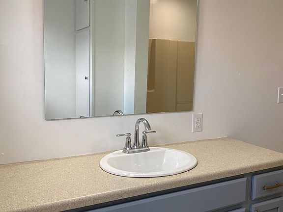 3rd image of 101 E 1st St #B