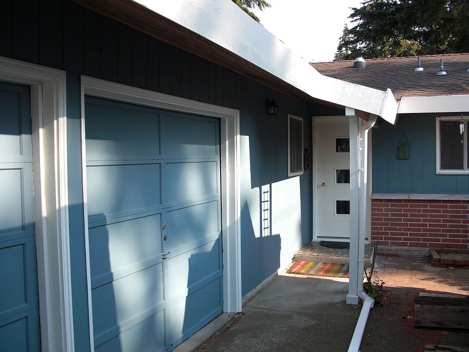 Double Garage Front aspect