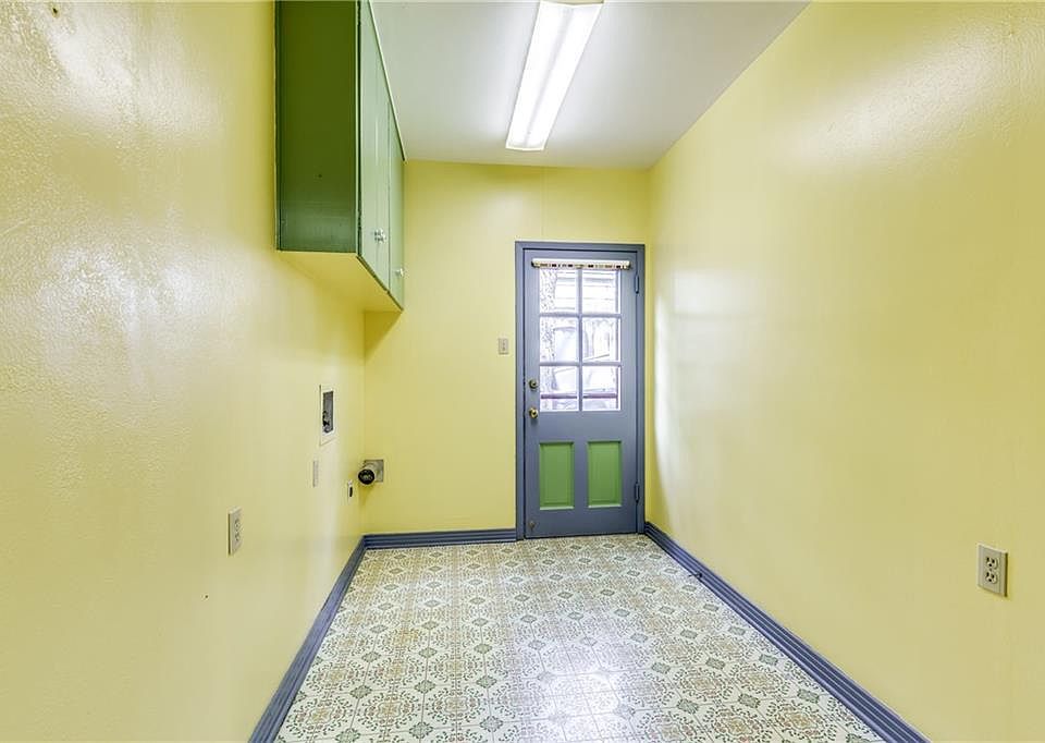 1st image of 3805 Crestwood Ter