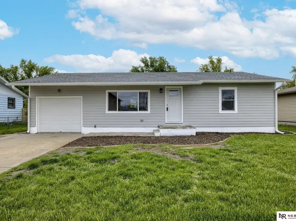 1520 W 9th St, Fremont, NE 68025