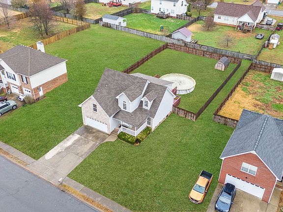 4th image of 3908 Gaine Dr