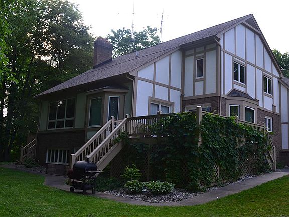 2nd image of 2920 Debbiwood Ct