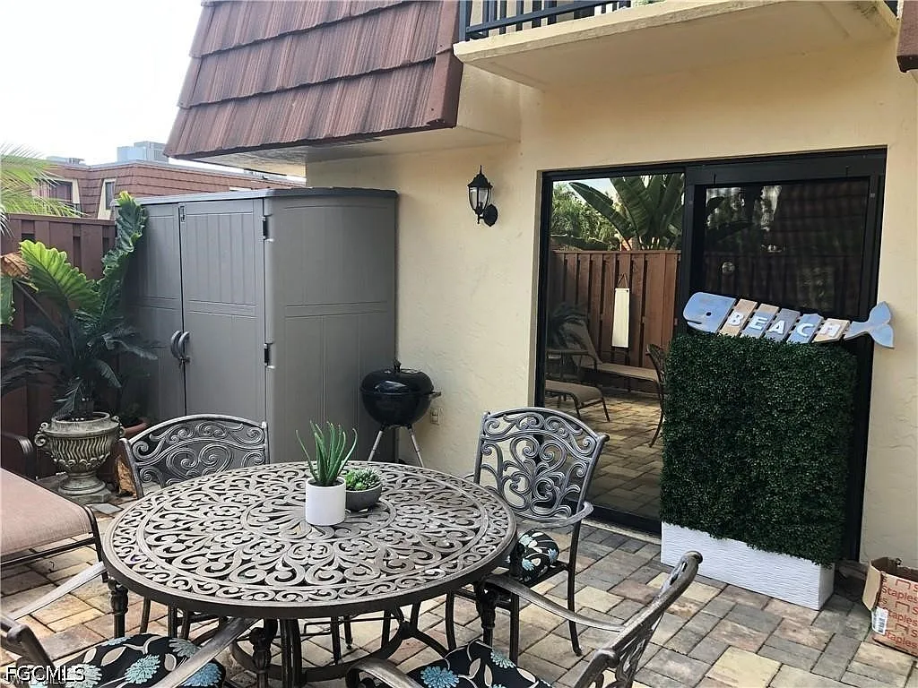 2 bed, 2.0 bath, 1236 sqft, $1,750 — Photo 2