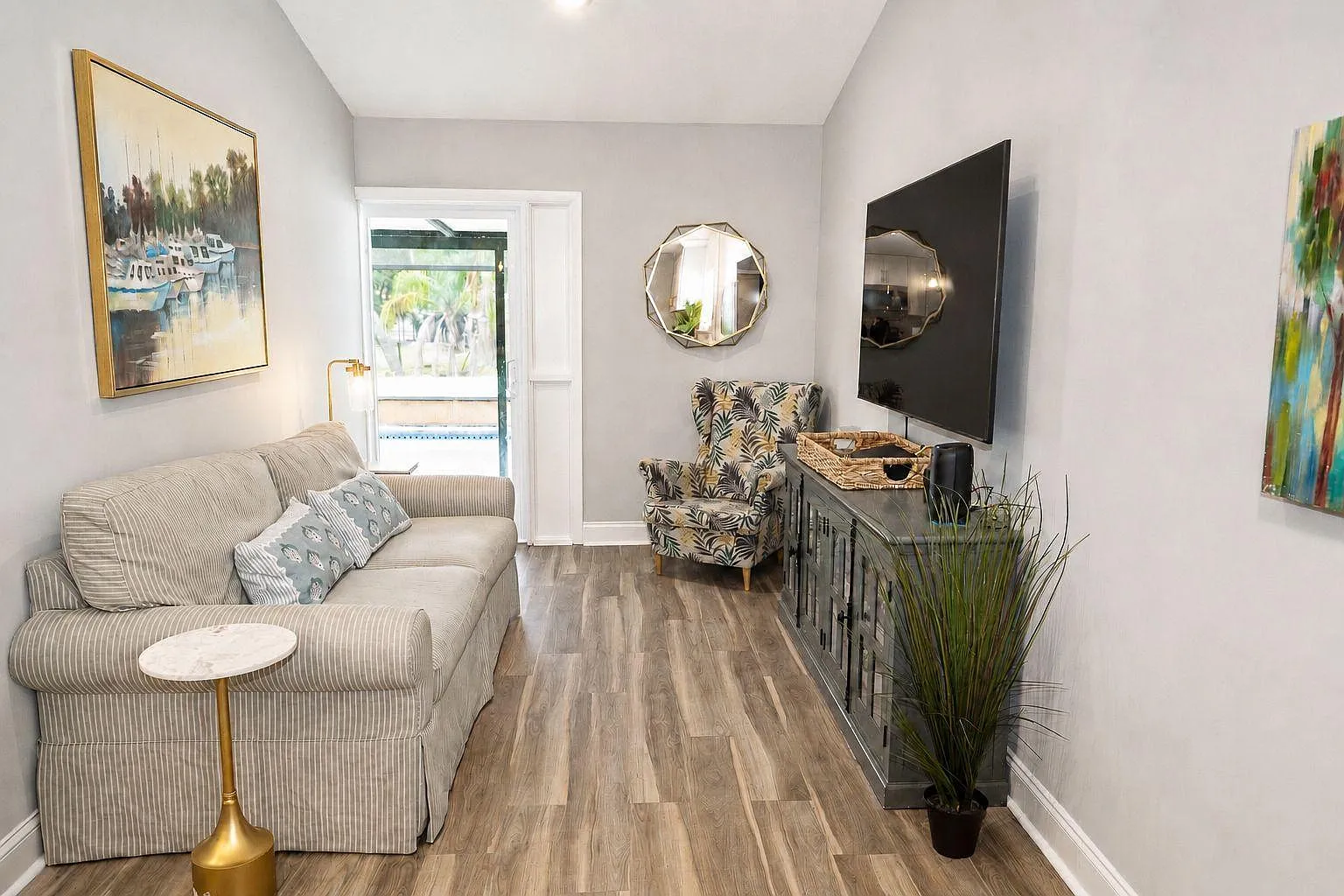 4 bed, 2.0 bath, 2350 sqft, $1,070 — Photo 3