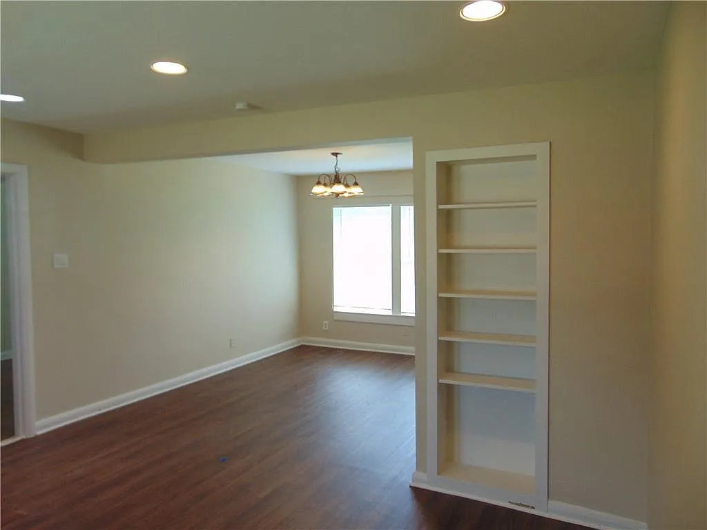 2 bed, 1.0 bath, 200 sqft, $1,225 — Photo 3