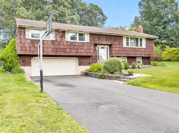 28 Jensen Drive, Middlebury, CT 06762