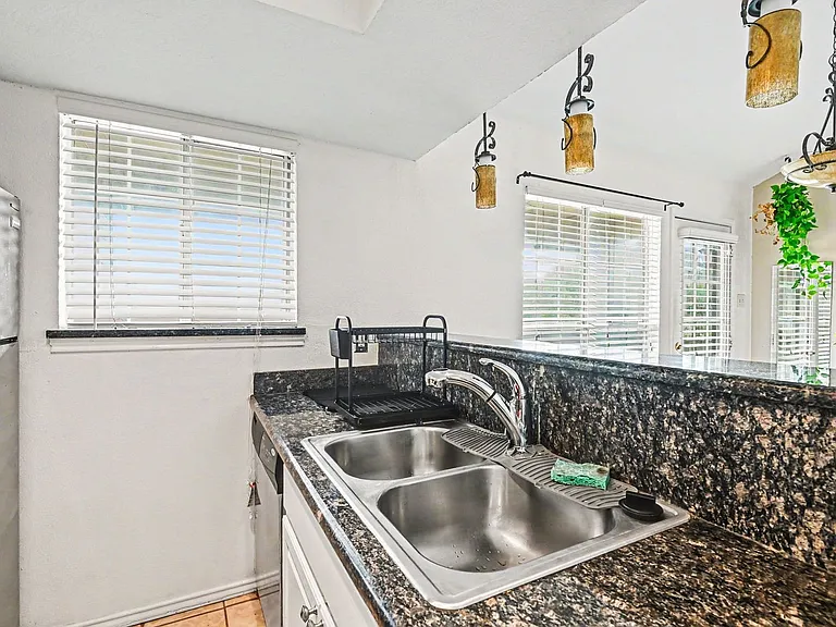 248 Jefferson Pkwy — Photo 14