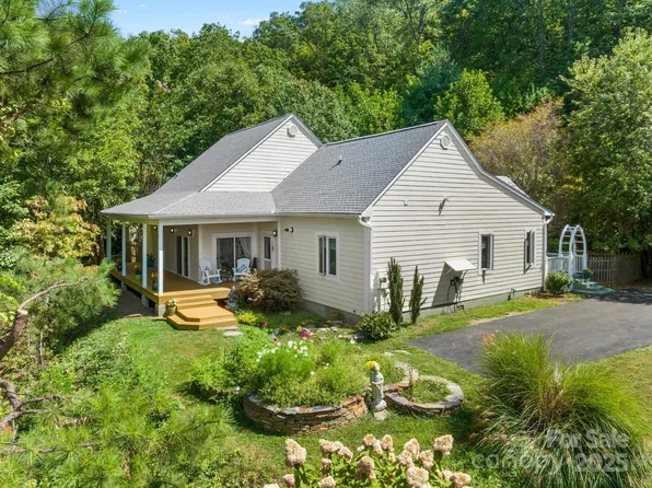 80 Ivy Cove Rd, Fairview, NC 28730