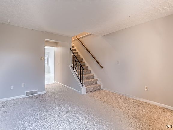 4th image of 162 Parkwood Ln