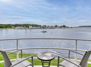 32 Stirling Cv, Greenport, NY 11944