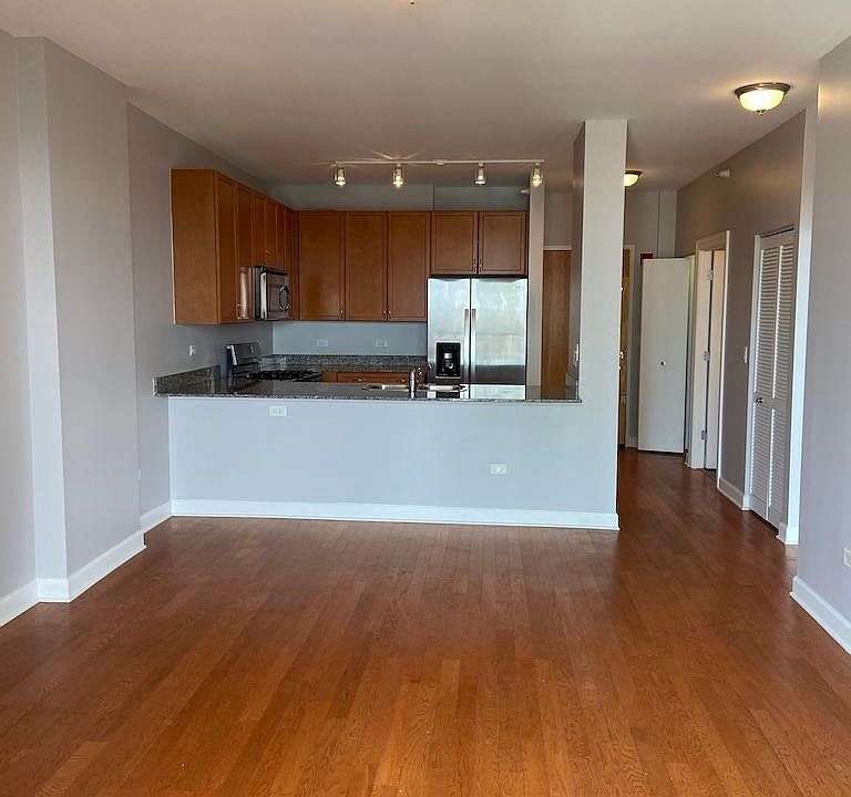 1st image of 451 W Huron St Unit 1402