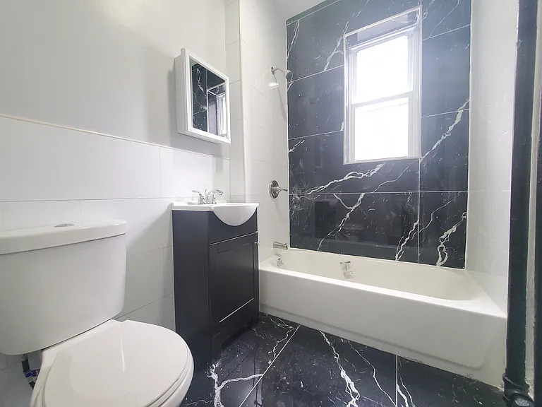 319 Summit Ave #3 — Photo 4