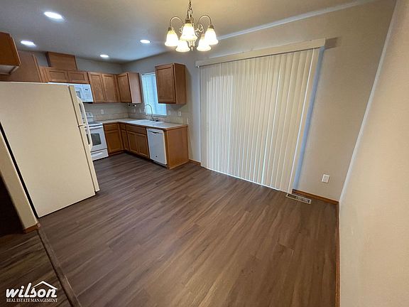 4th image of 1900 Wellington Dr #3B-2BA-1100SQFT
