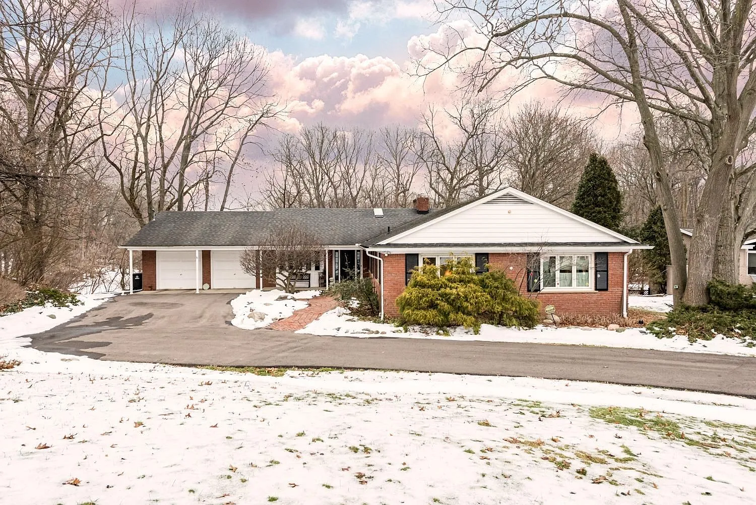 2980 Provincial Dr photo 1