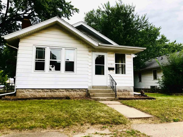 1121 Van Wie Ave, Rockford, IL 61103