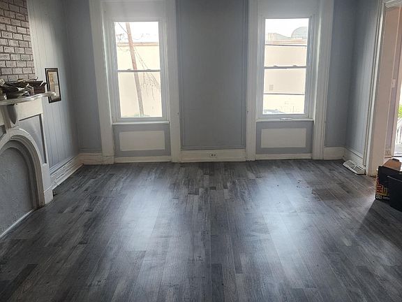 5th image of 3 Essex St #1