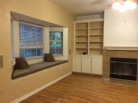 4th image of 4330 Greenwood Ln