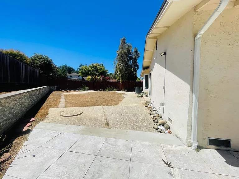1150 Stafford Dr — Photo 46