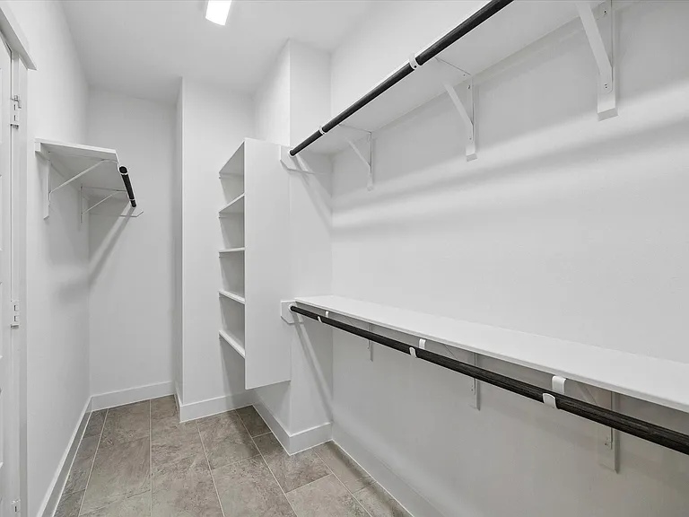 10960 Hewitt Cliff Ln — Photo 16