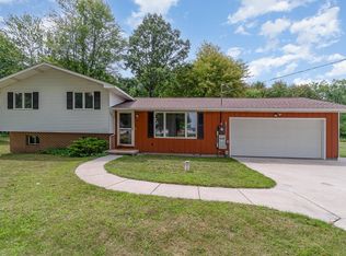 4185 N Alamando Rd, Coleman, MI 48618