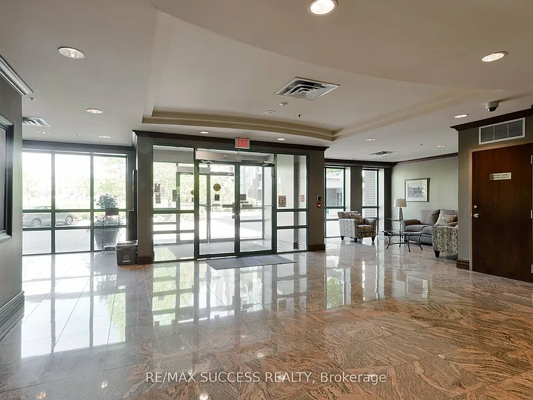 11 Michael Power Pl #Penthouse 14 — Photo 22