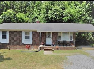 1926 Sunnyside Rd, Crewe, VA 23930