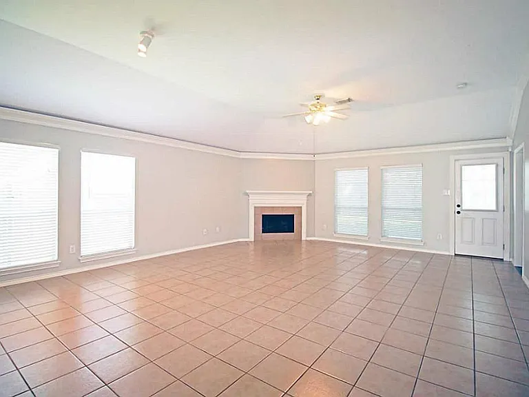21922 Golden Cedar Dr — Photo 4