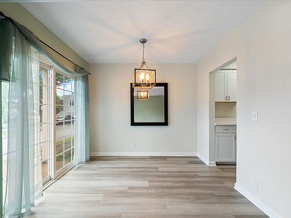 5th image of 810 Bellevue Rd APT 214