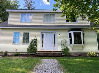 97 New County Rd, Rockland, ME 04841