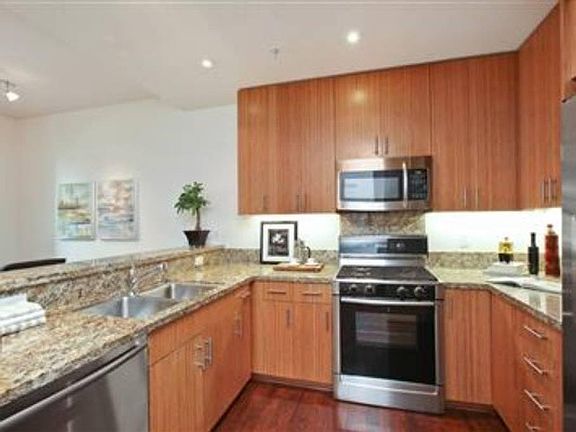 5th image of 235 Berry St APT 102