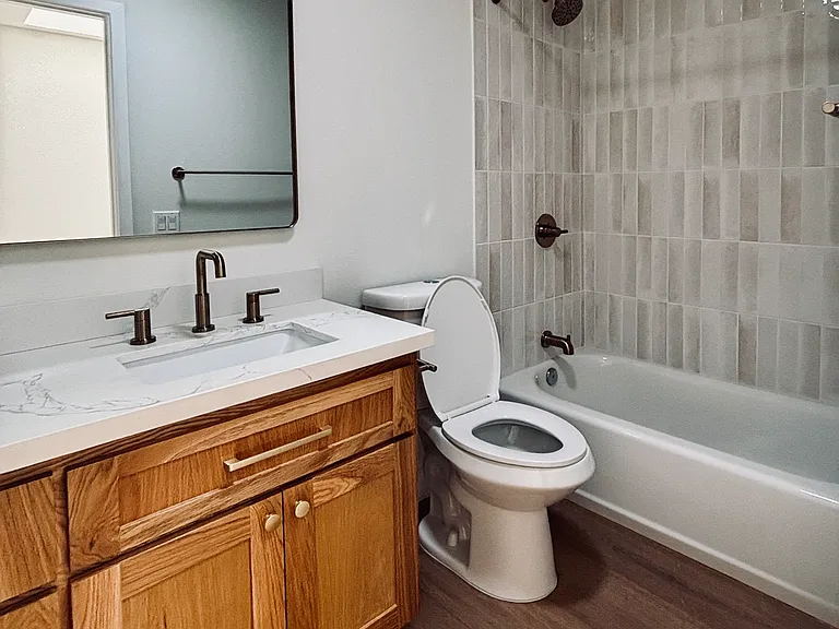 501 Herondo St #18 — Photo 12