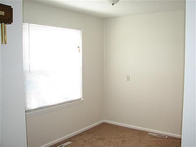 5th image of 16006 Puritas Ave