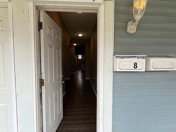 3rd image of 968-970 Wilson Ave