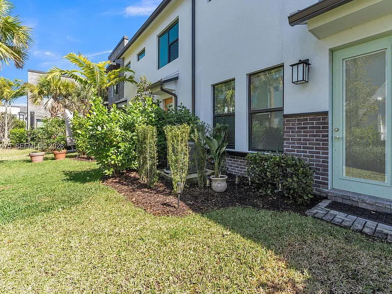 8351 NW 7th Ct — Photo 19
