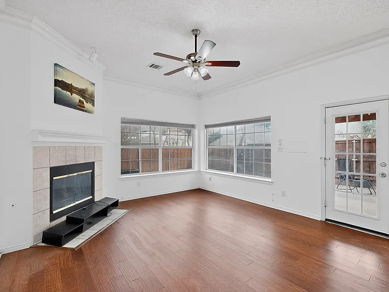 636 N Allen Rd — Photo 7