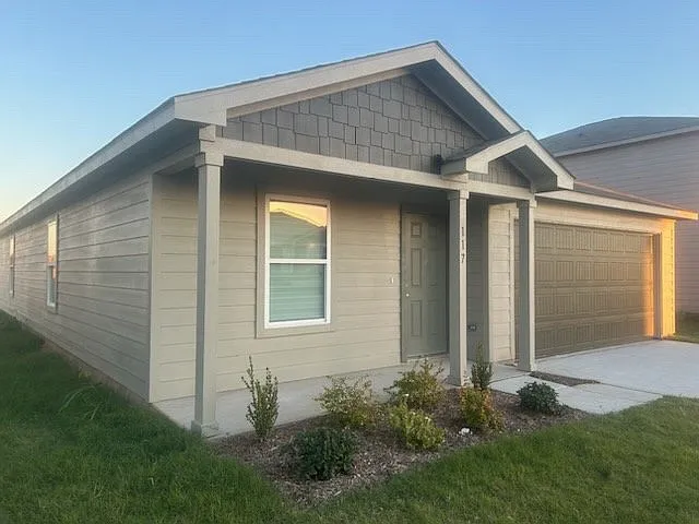 4 bed, 1530 sqft, $1,889 — Photo 2