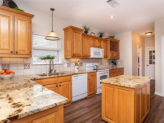4th image of 4501 W Trillium Ln