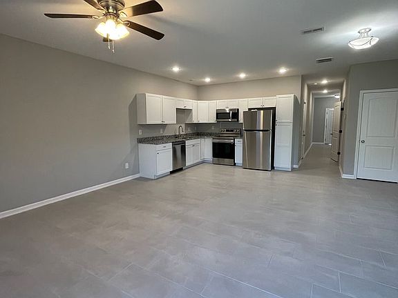 5th image of 380 Armstrong St #A