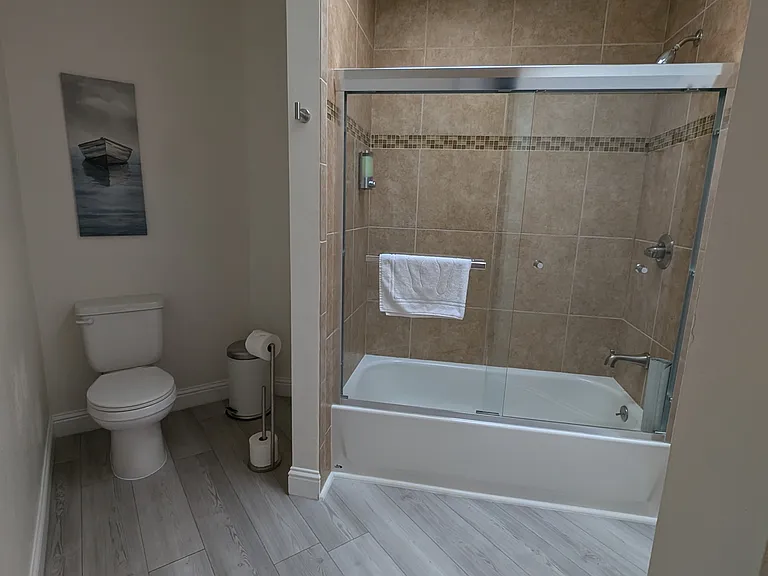 4059 Crest Rd — Photo 24