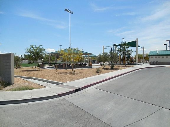 4th image of 1401 Henry Dr