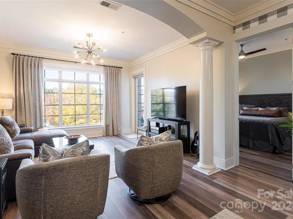 42 Schenck Pkwy #104, Asheville, NC 28803